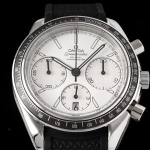 Alternative view of 『Pushing Boundaries, Dominating the Scene』HR Factory Welcomes a New Contender—OMEGA Speedmaster 326.32.40.50.06.001 Multi-Function Chronograph.Crafted through deep collaboration between the HR team and the authentic manufacturer, this exclusive replica features a complete teardown and reverse engineering of the genuine model. Sparing no expense or time, the development and molding process took a full year to achieve perfect compatibility and interchangeability with all genuine parts. Matching the boutique's 40mm dimensions, it houses the authentic Swiss-imported Cal.3330 chronograph movement with identical construction to the genuine piece. meticulously refined and polished by our professional team for enhanced stability and durability. This creates an Omega Speedmaster replica of original factory quality. 【Appearance】Acquired through genuine disassembly and reverse engineering, featuring identical stepped case construction, matching CNC polishing grade, consistent thickness dimensions, and full compatibility—including lug screws—with genuine components.【Dial】Features the authentic grain texture with sunray finish, employing the same micro-bead blasted surface as the genuine piece. The overall density of the grains matches the genuine article, reflecting light identically at any angle. Each numeral index, logo, and material is independently molded using authentic manufacturing techniques and materials. After multiple mold iterations, the three-dimensional aesthetic perfectly replicates the original.【Crystal】Double-sided blue-coated curved sapphire crystal with beveled edges and polished edges. Thickness and curvature meet stringent 0.03mm tolerance standards. Scratch-resistant, wear-resistant, and crystal-clear.【Water Resistance】The screw-down crown undergoes repeated testing to ensure identical 100-meter water resistance as the genuine article. 【Strap】The rubber strap adheres to strict standards from raw material processing. Every detail undergoes repeated refinement to achieve premium quality. Soft and smooth, it conforms comfortably to the wrist. Every stitch and detail, including the serial number, matches the genuine article.【Buckle】The brushed finish on the buckle features fine, uniform lines with depth identical to the genuine article. Not only is the density and fineness of the brushing consistent, but the depth of the finish is also precisely replicated. The buckle's depth is faithfully reproduced, eliminating the awkward issue of loosening over time. Even after prolonged use, the buckle remains perfectly aligned, with the crisp clicking sound upon fastening meticulously recreated. 【Movement】 Based on the authentic Cal.3330 chronograph movement, our team meticulously refined and polished the genuine Cal.3330 base. This enhances movement stability, overcoming the longstanding issue of chronograph models being merely superficial.【Quality Control】 HRF's team maintains near-obsessive quality control standards. Each movement undergoes rigorous inspection from the source. Every watch is meticulously adjusted to peak performance by HRF watchmakers before leaving the factory. Each piece is then left to rest for 24 hours to ensure flawless operation before final shipment. HRF remains steadfast in its commitment to perfection! We will continue crafting replica watches of original-order quality for watch enthusiasts worldwide.